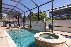 Gorgeous Beach Condo with Pool Spa and Bikes